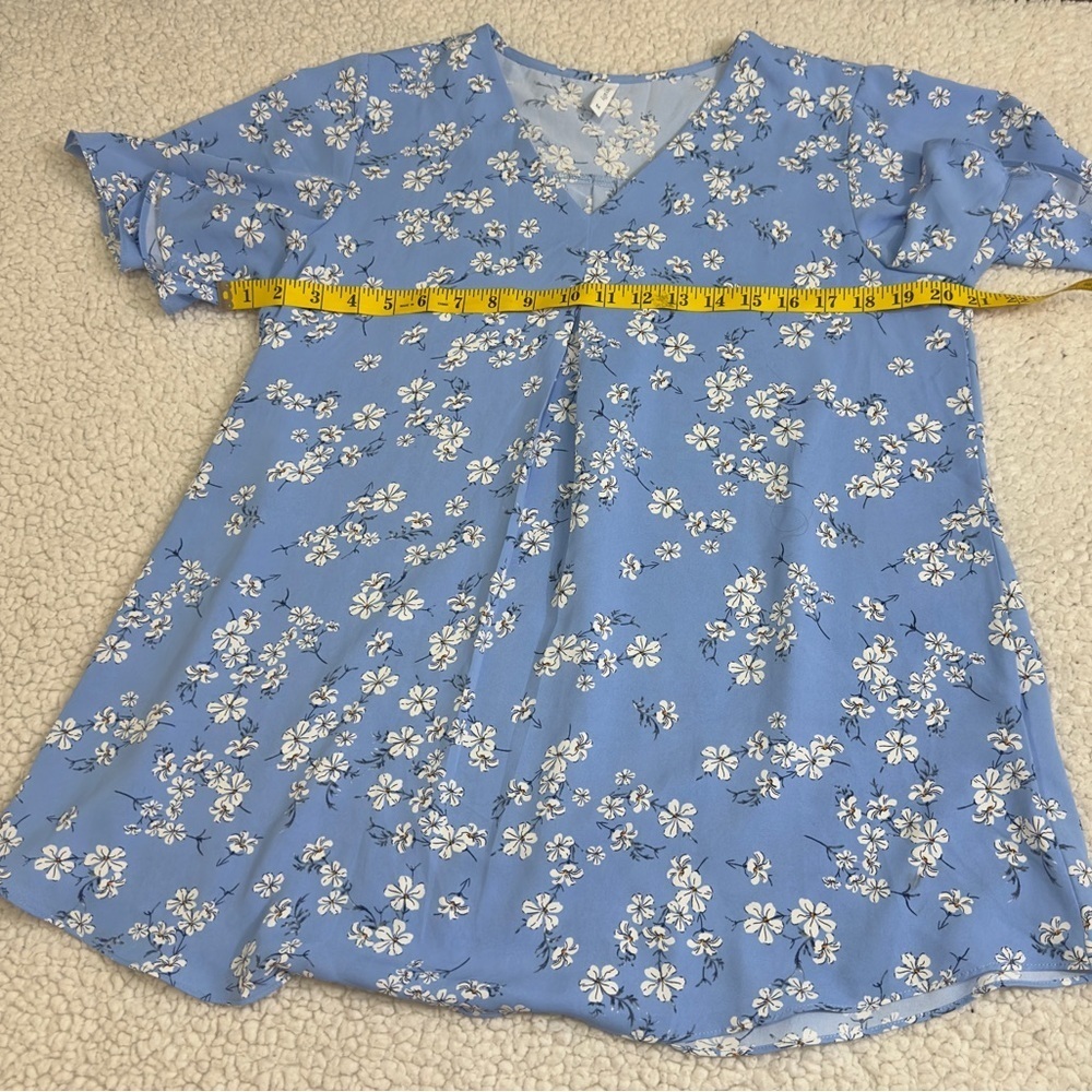 NWOT Anyally Floral Blue Women's Top - Picture 7 of 9